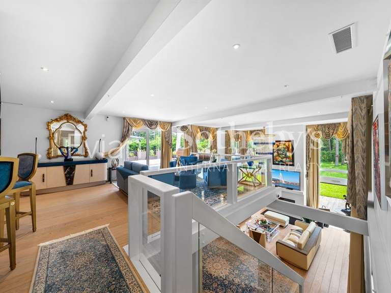 Maison Sciez - 5 chambres - 448m²