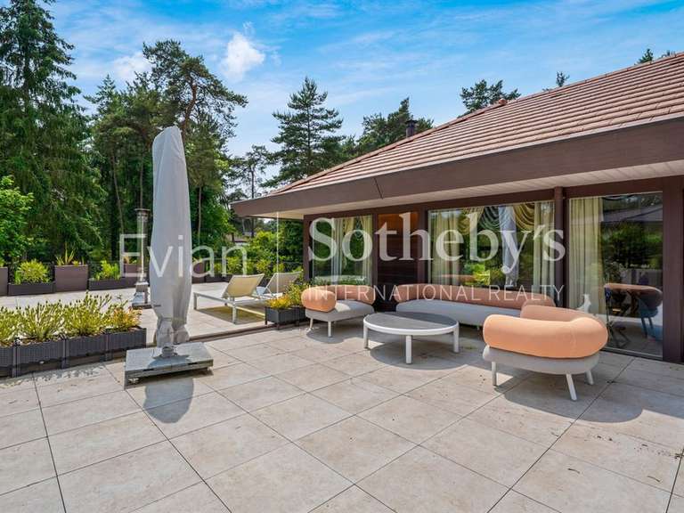 Maison Sciez - 5 chambres - 448m²