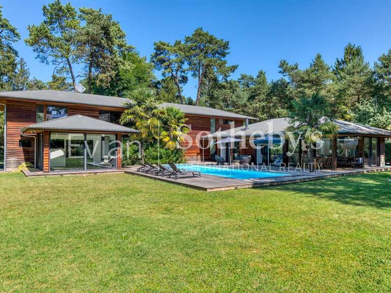 Maison Sciez - 6 chambres - 340m²