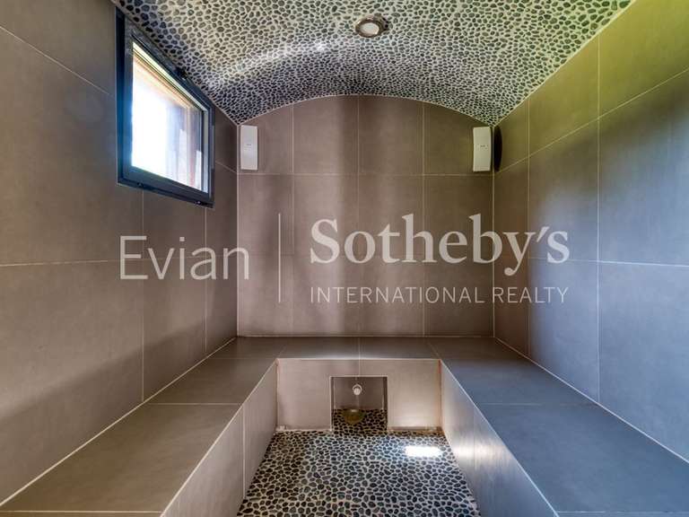 Maison Sciez - 6 chambres - 340m²