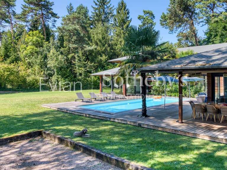 Maison Sciez - 6 chambres - 340m²