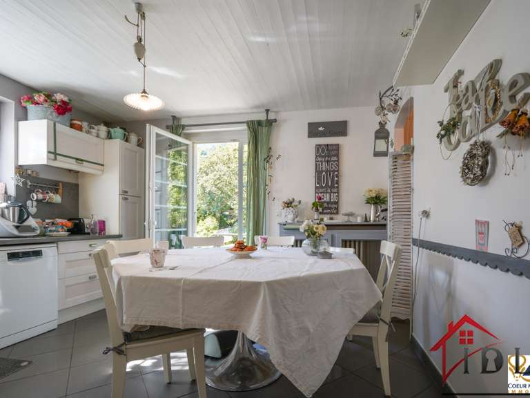 Maison Scionzier - 6 chambres - 196m²