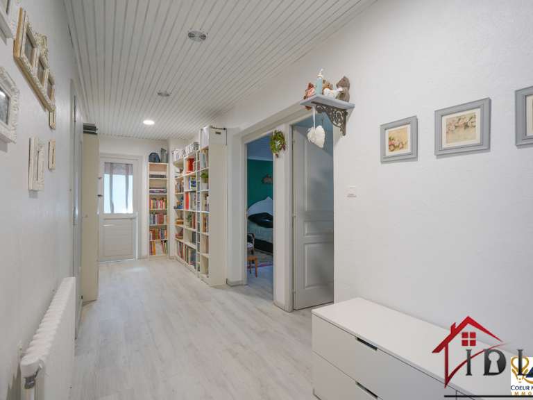 Maison Scionzier - 6 chambres - 196m²