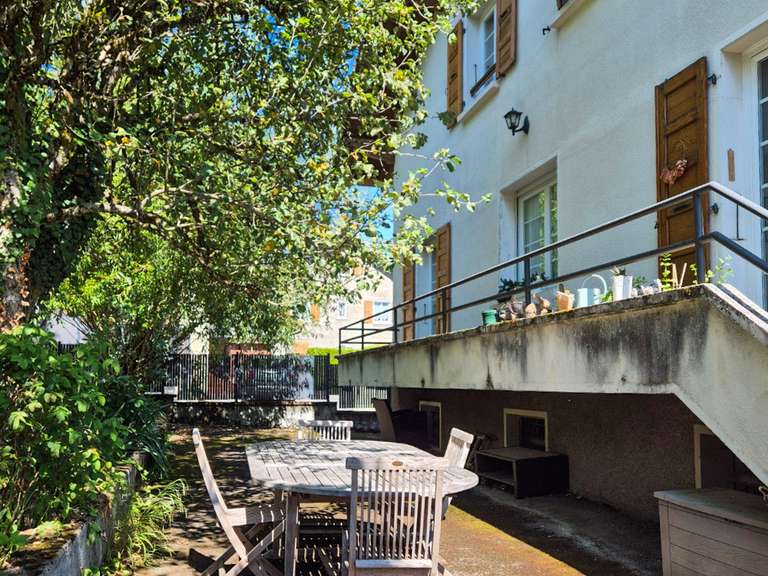 Maison Scionzier - 6 chambres - 196m²