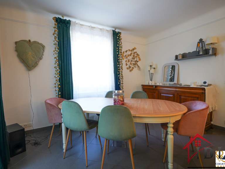 Maison Scionzier - 6 chambres - 196m²