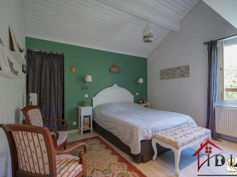 Maison Scionzier - 6 chambres - 196m²