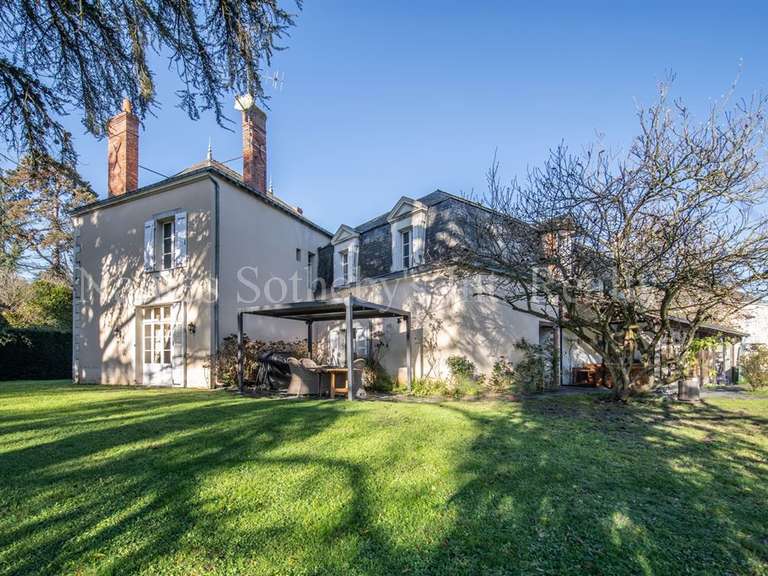Maison Segré-en-Anjou-Bleu - 4 chambres - 228m²