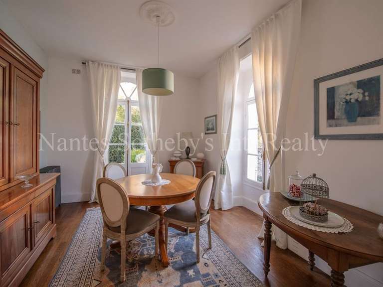 Maison Segré-en-Anjou-Bleu - 4 chambres - 228m²