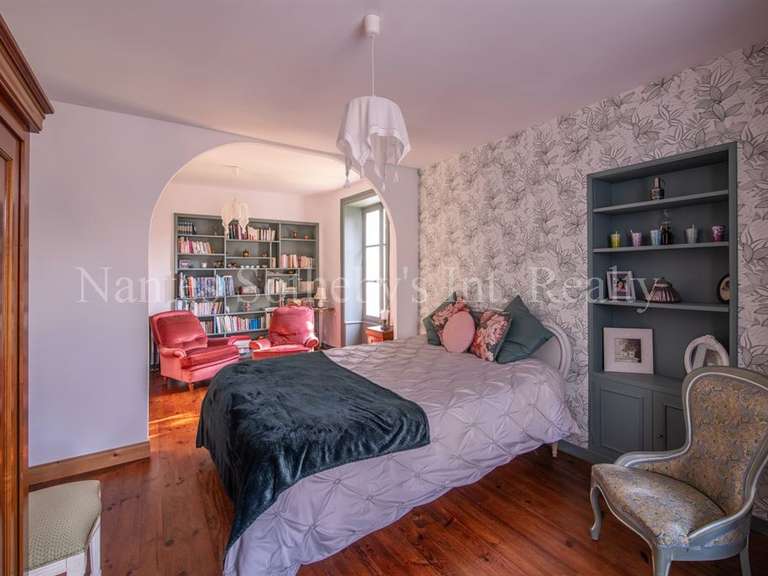 Maison Segré-en-Anjou-Bleu - 4 chambres - 228m²