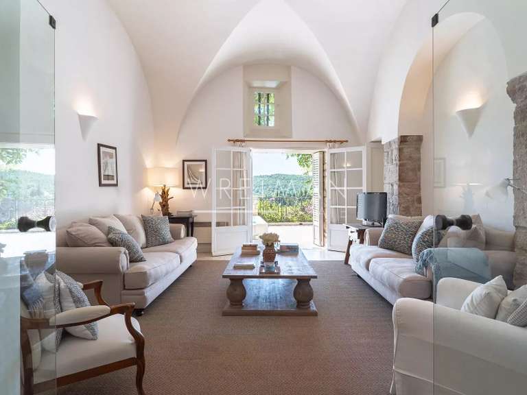 Castle Seillans - 7 bedrooms - 425m²