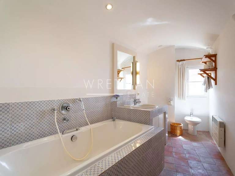 Castle Seillans - 7 bedrooms - 425m²