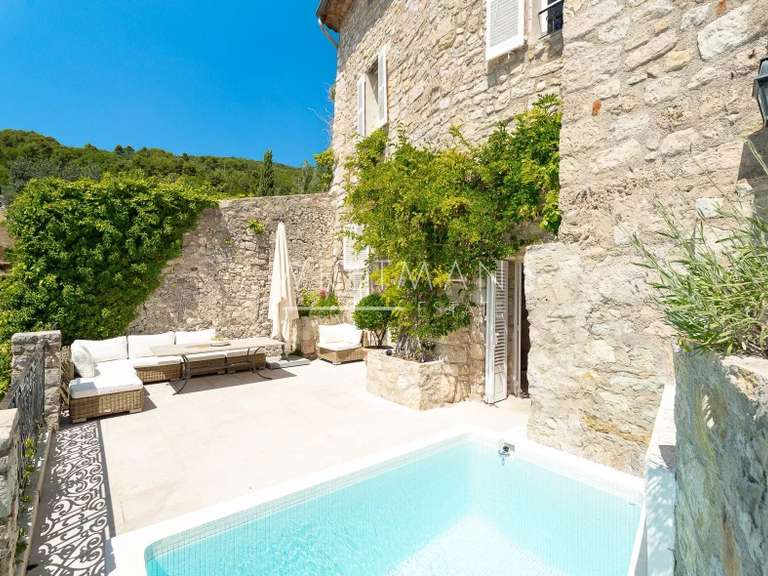 Castle Seillans - 7 bedrooms - 425m²