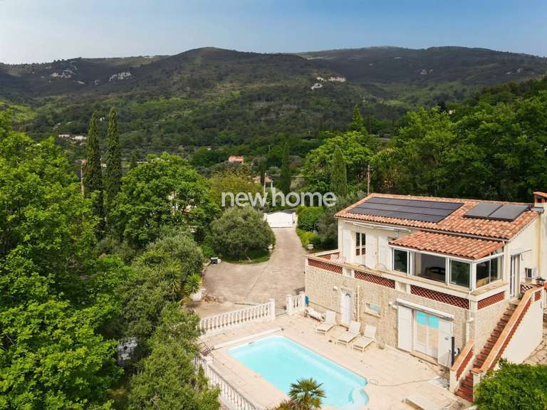 House Seillans - 3 bedrooms - 100m²