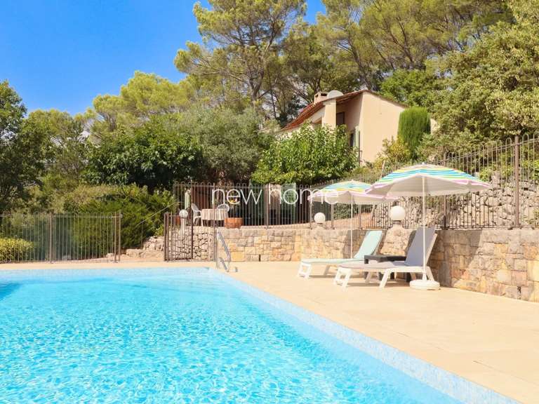 Maison Seillans - 3 chambres - 185m²