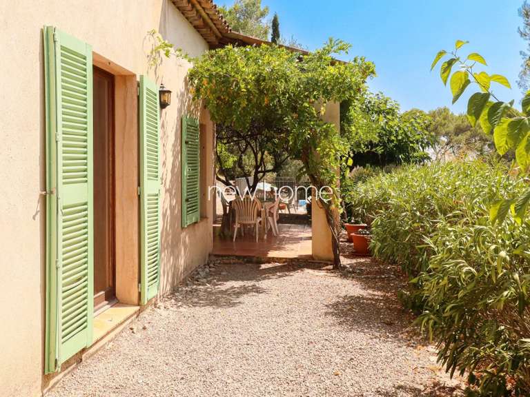 Maison Seillans - 3 chambres - 185m²