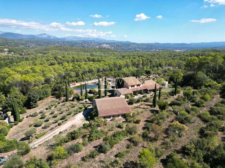 Propriété Seillans - 7 chambres - 550m²