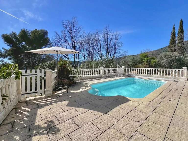 Villa Seillans - 3 bedrooms - 100m²