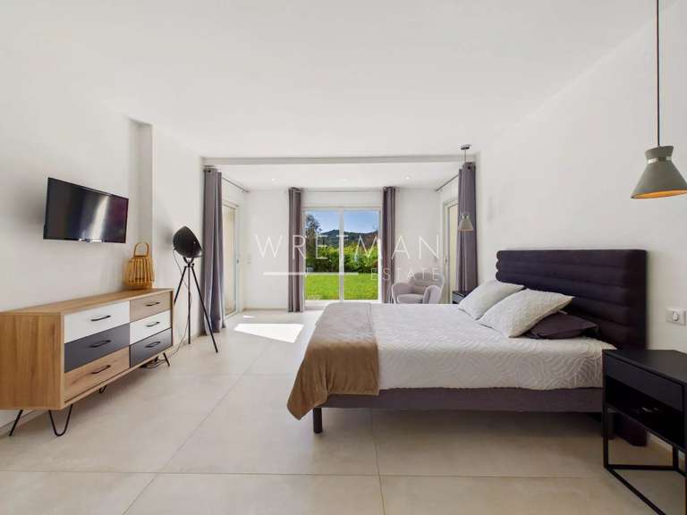 Villa Seillans - 4 bedrooms - 225m²