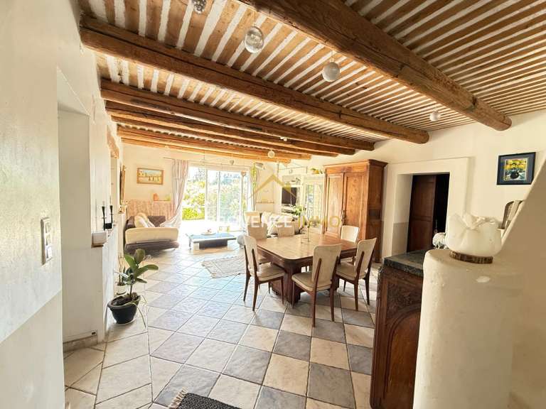 Maison Sénas - 3 chambres - 125m²