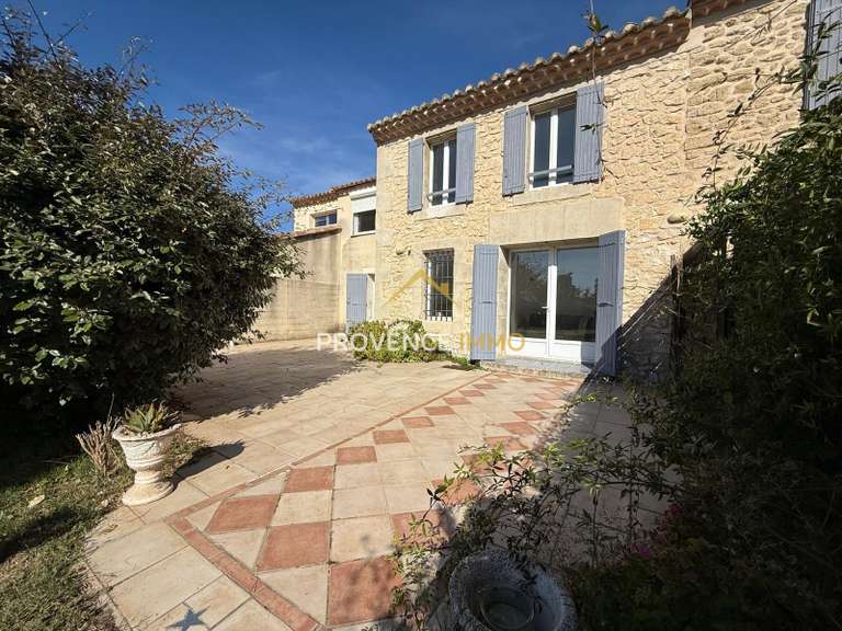 House Sénas - 7 bedrooms - 336m²