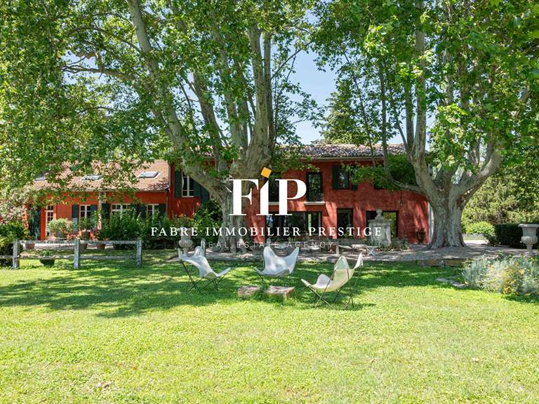 Propriété Sénas - 11 chambres - 745m²