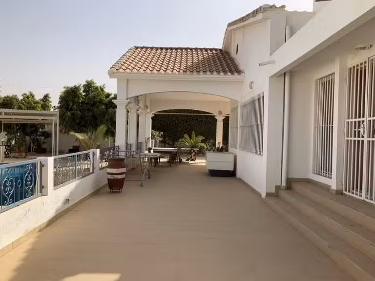 House Senegal - 7 bedrooms - 507m²