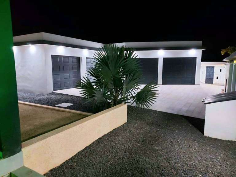 House Senegal - 4 bedrooms - 482m²