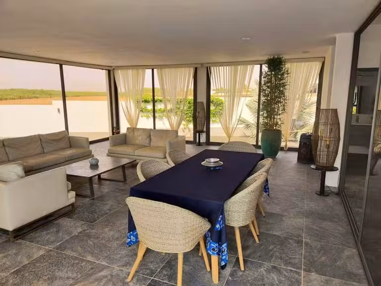House Senegal - 4 bedrooms - 482m²