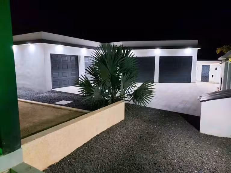 House Nguérigne - 4 bedrooms - 482m²