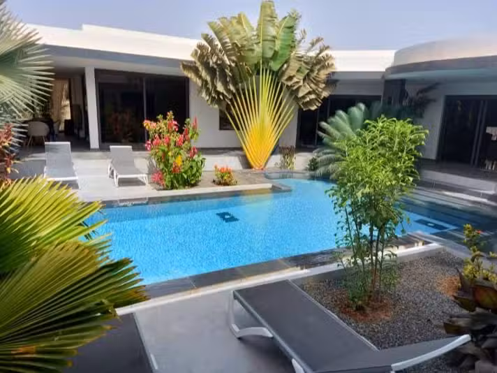 House Nguérigne - 4 bedrooms - 482m²