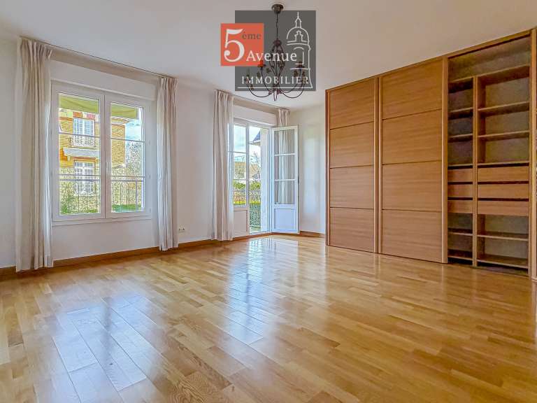 Appartement Senlis - 2 chambres - 148m²