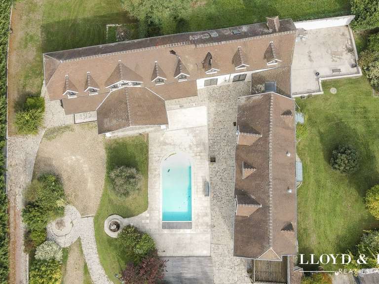 Maison Senlis - 5 chambres - 335m²