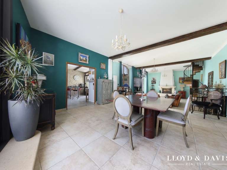 Maison Senlis - 5 chambres - 335m²