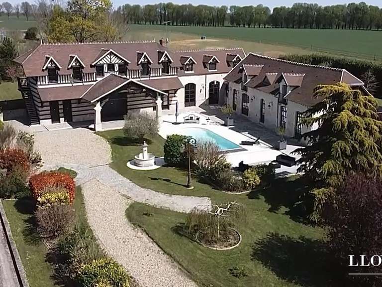 Maison Senlis - 5 chambres - 335m²