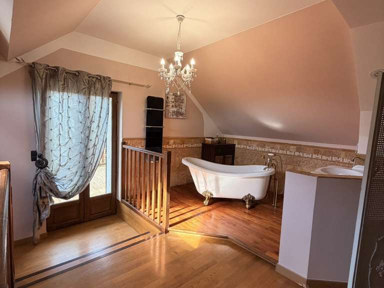 Maison Senlis - 5 chambres - 335m²