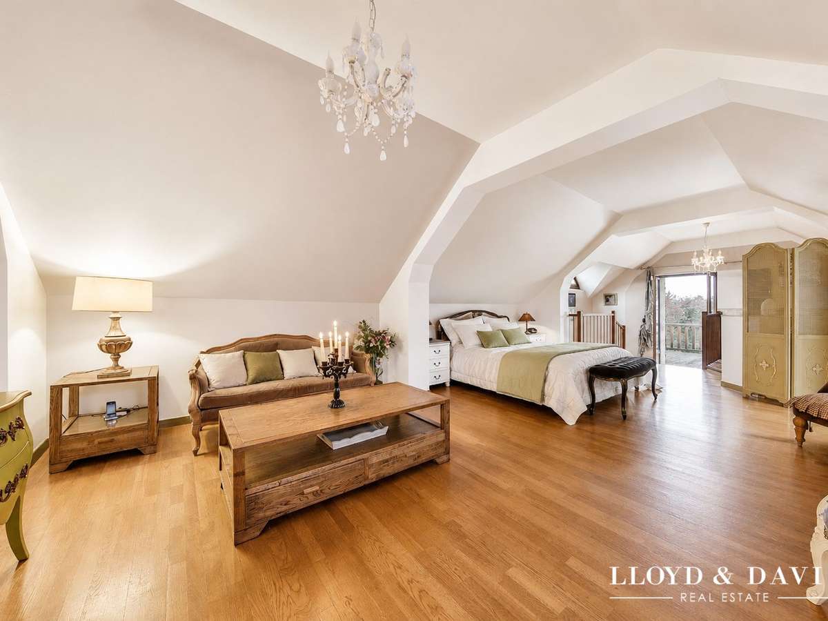 House Senlis