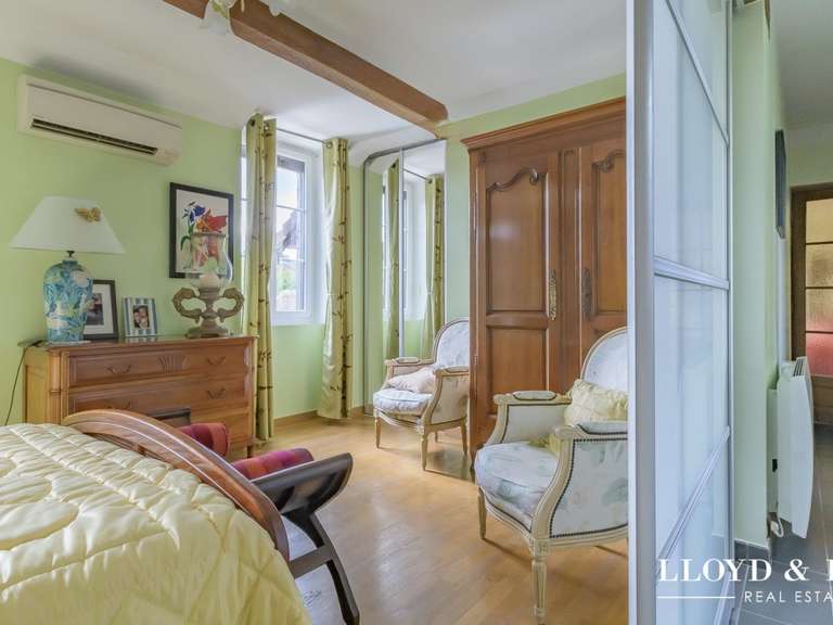 Maison Senlis - 5 chambres - 335m²