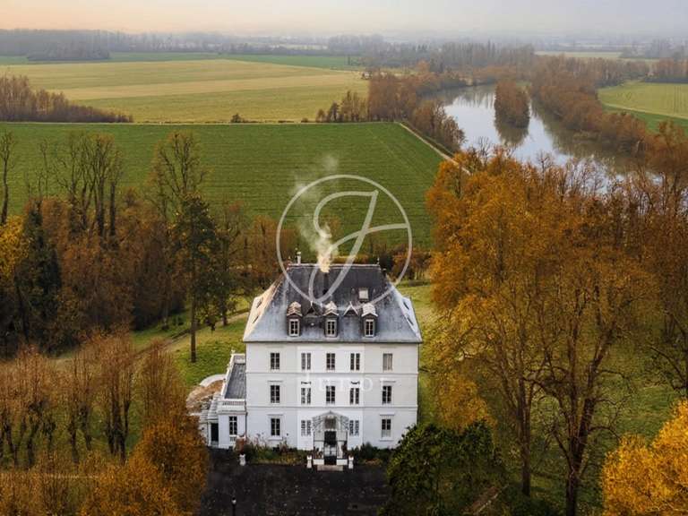 Manor Sens - 15 bedrooms - 946m²