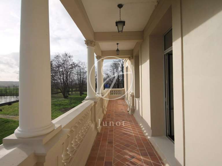 Manor Sens - 15 bedrooms - 946m²