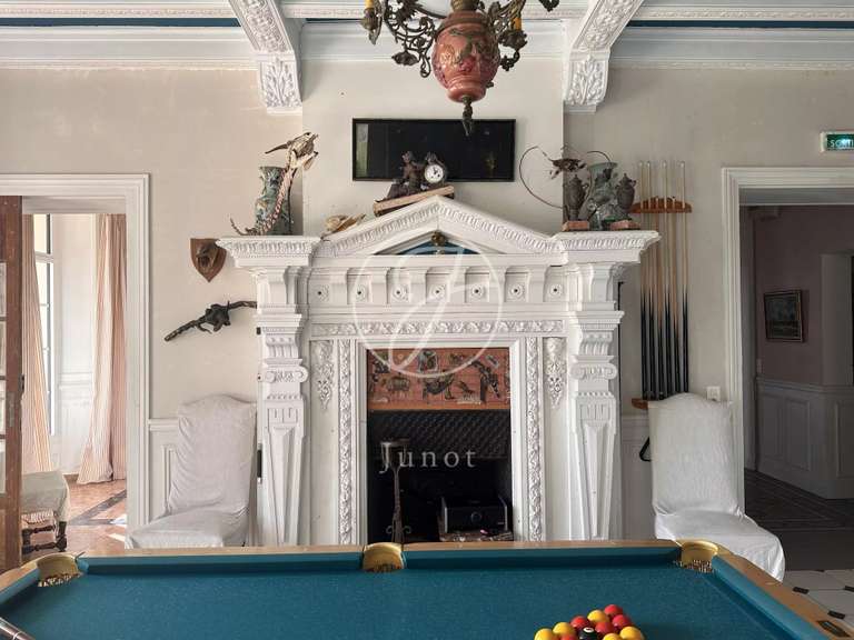 Manor Sens - 15 bedrooms - 946m²