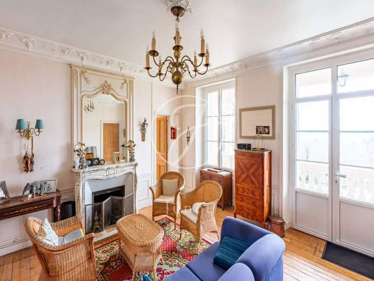 Manor Sens - 15 bedrooms - 946m²