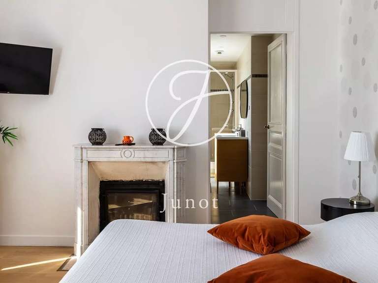 Manor Sens - 8 bedrooms - 960m²