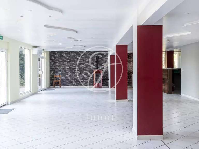 Manor Sens - 8 bedrooms - 960m²