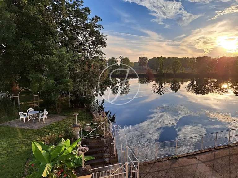 Manor Sens - 8 bedrooms - 960m²