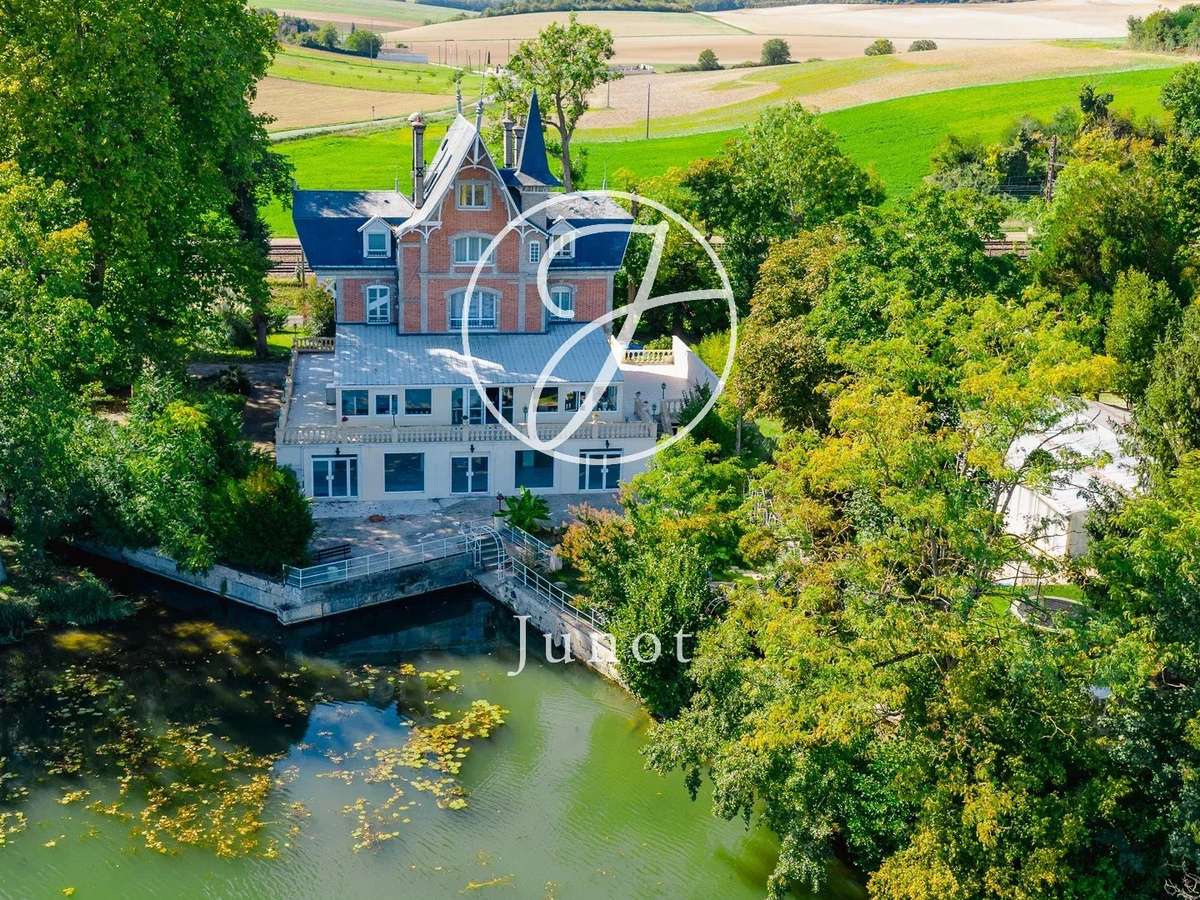 Manor Sens