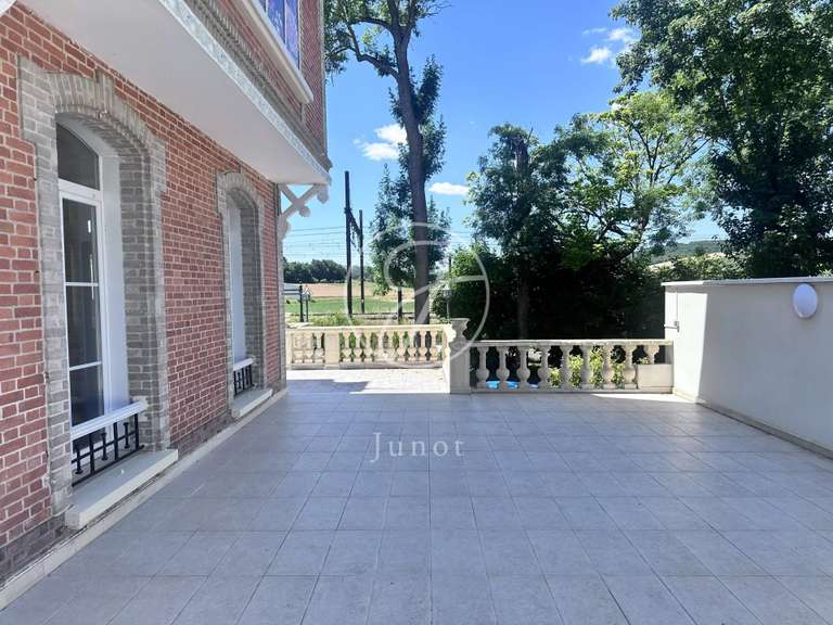 Manor Sens - 8 bedrooms - 960m²