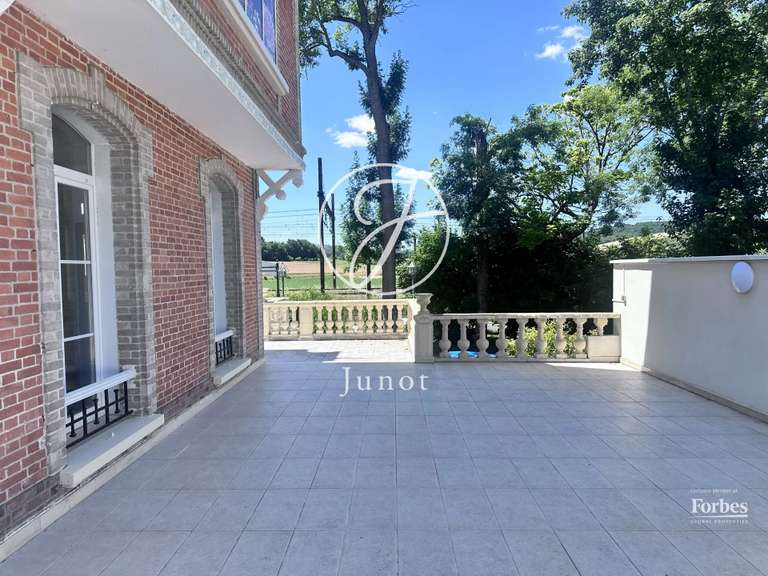 Manor Sens - 8 bedrooms - 960m²