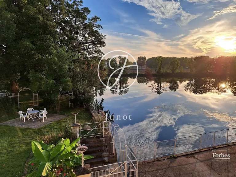 Manor Sens - 8 bedrooms - 960m²