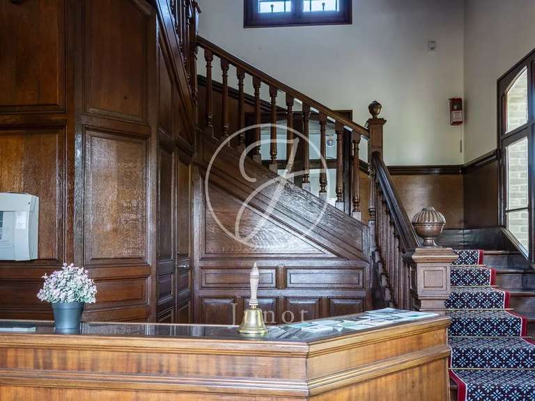 Manor Sens - 8 bedrooms - 960m²