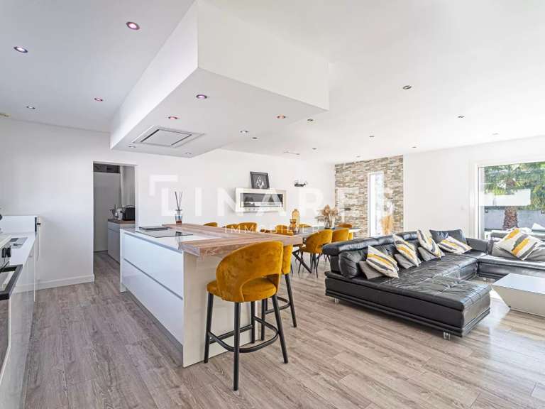 House Septèmes-les-Vallons - 4 bedrooms - 158m²